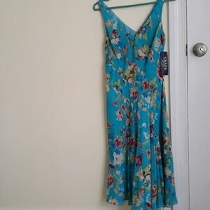 NWT CHAPS FLOWER DRESS SIZE 8